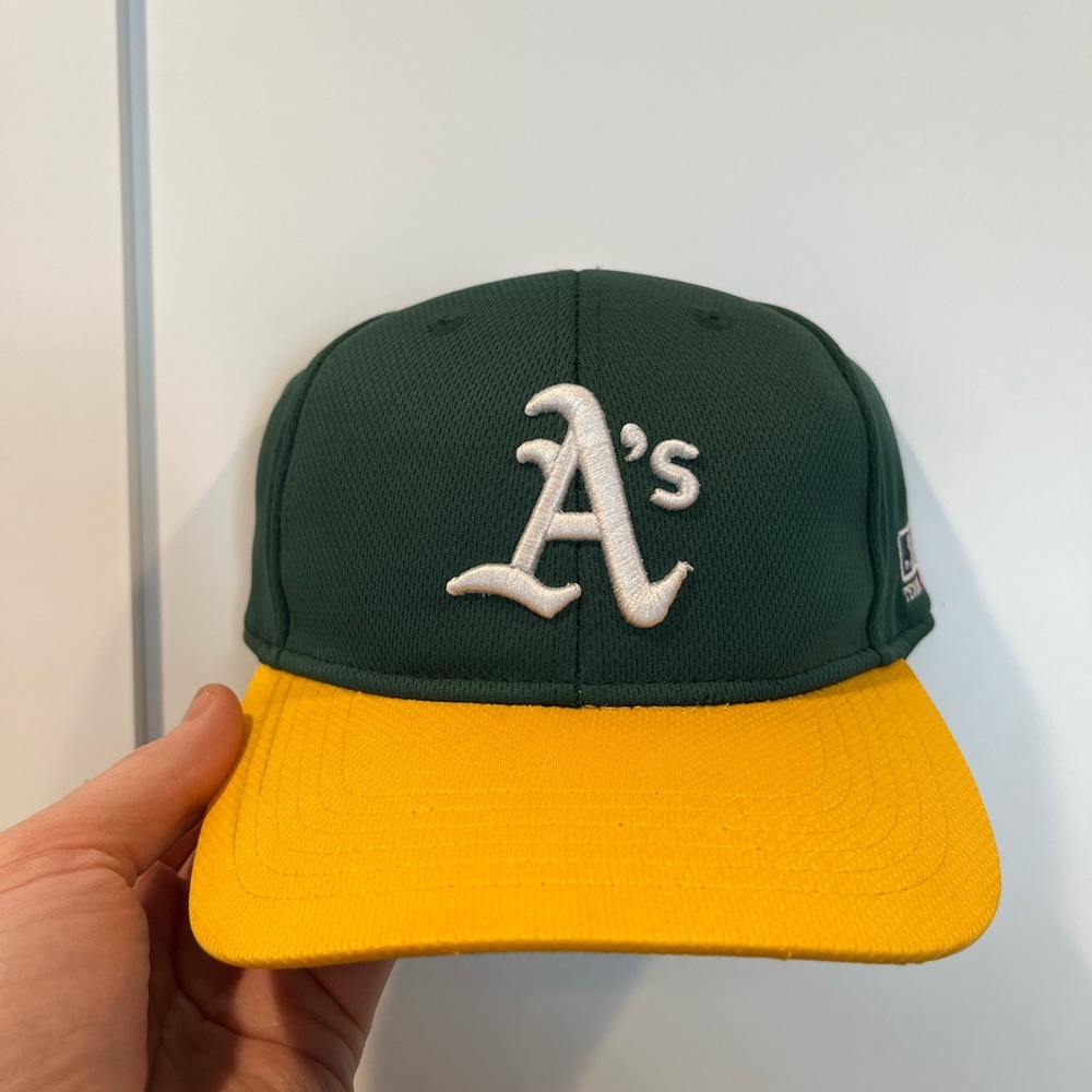 Oakland a’s hat with Velcro closure